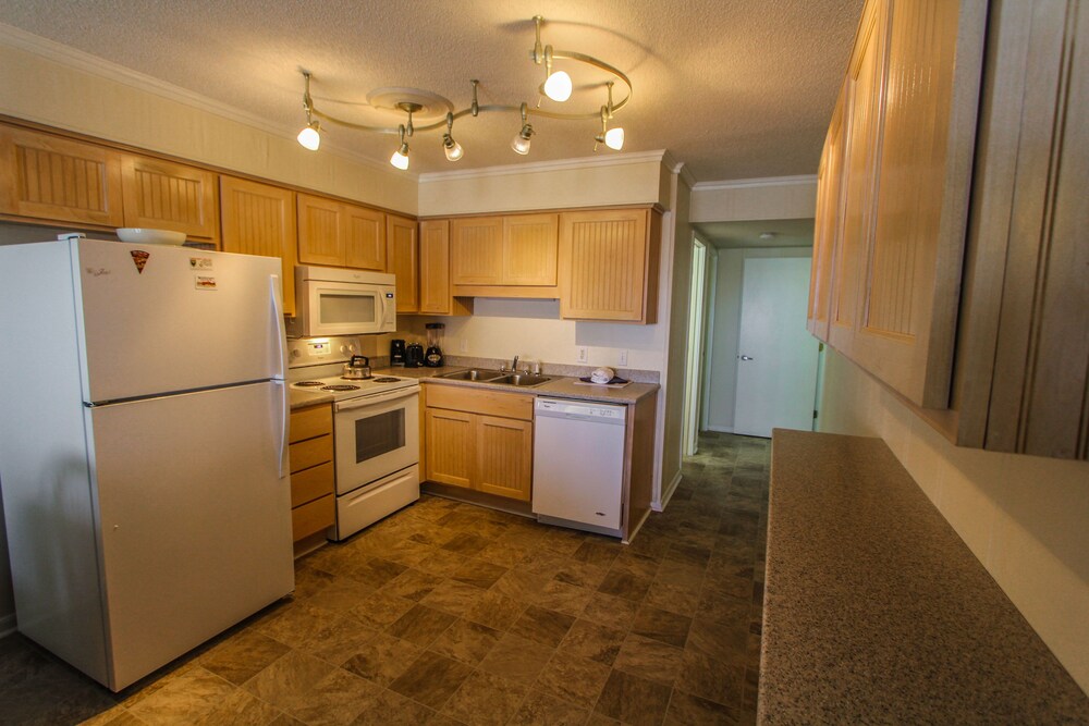 Condo, 2 Bedrooms - In-Room Kitchen