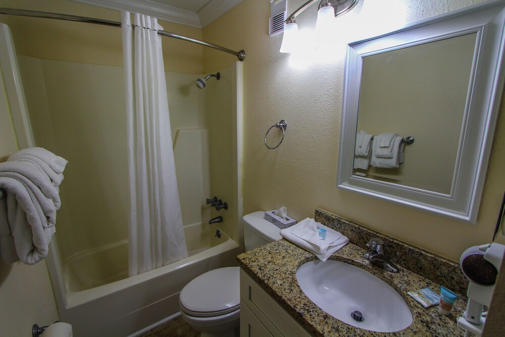 Condo, 2 Bedrooms - Bathroom