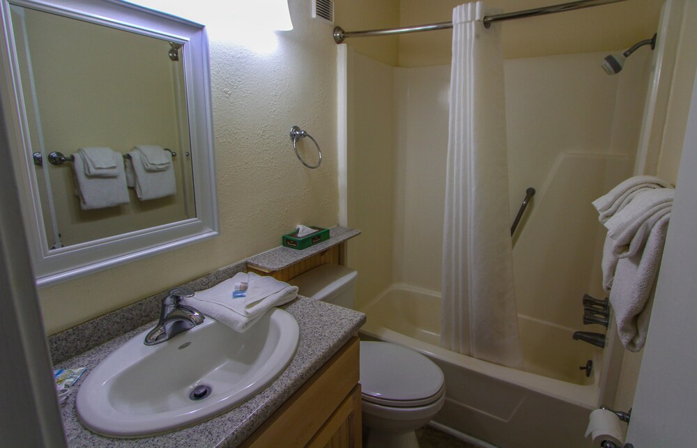 Condo, 2 Bedrooms - Bathroom