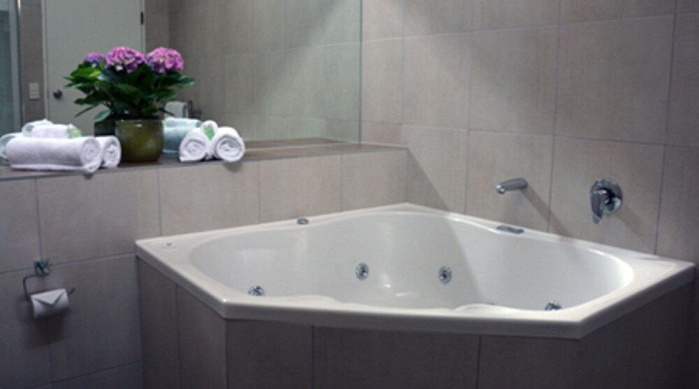 Jetted Tub