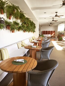 Hotel Lounge