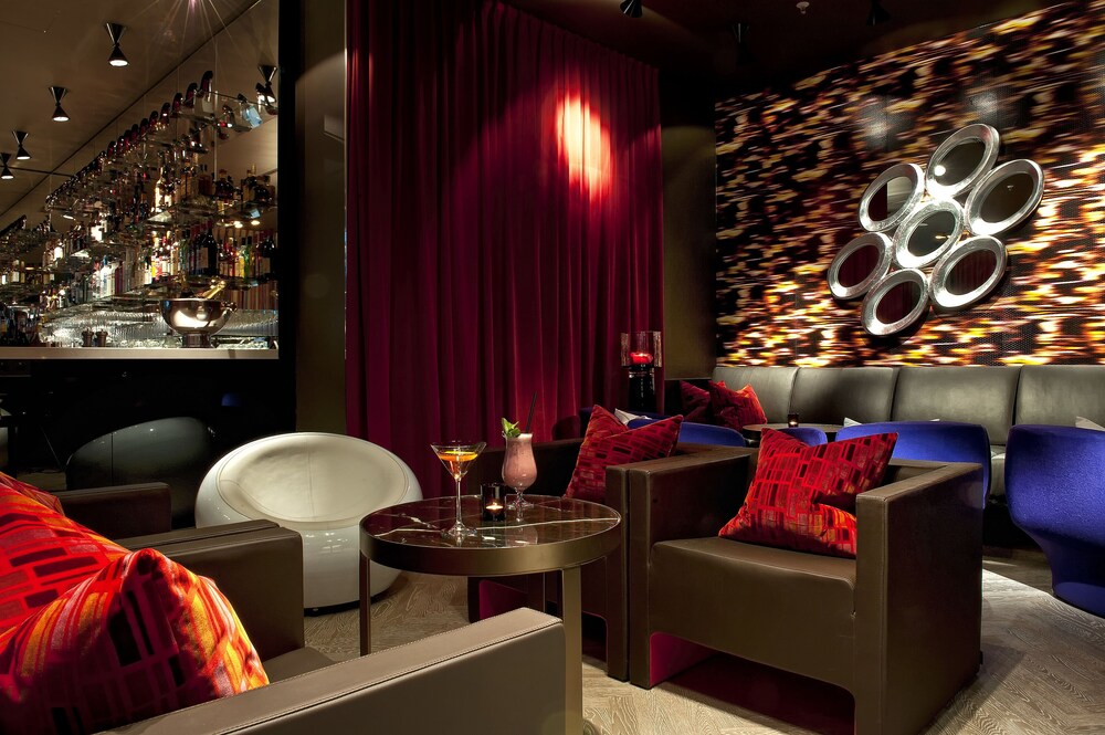 Hotel Bar