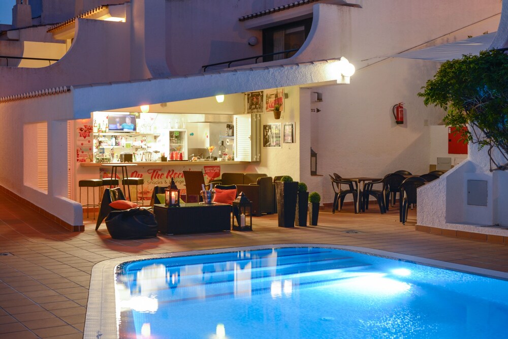 Poolside Bar