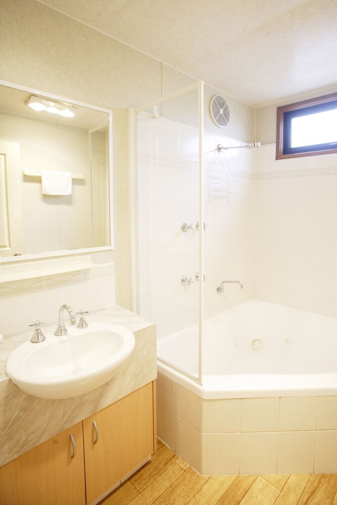 Superior Villa, 2 Bedrooms, Jetted Tub - Bathroom