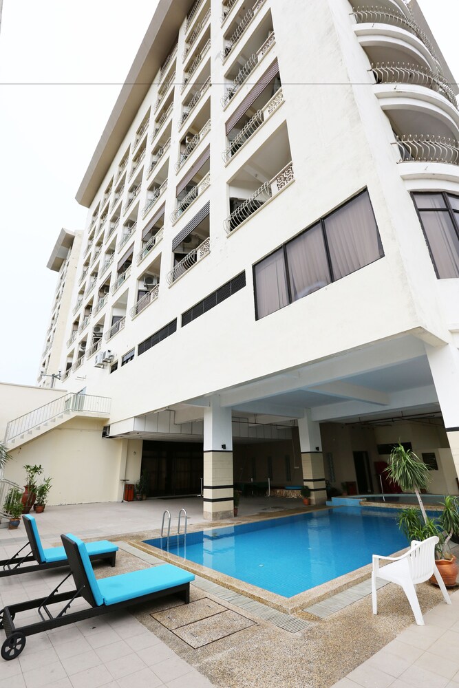 Sundeck