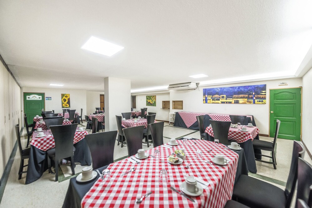 Food Court