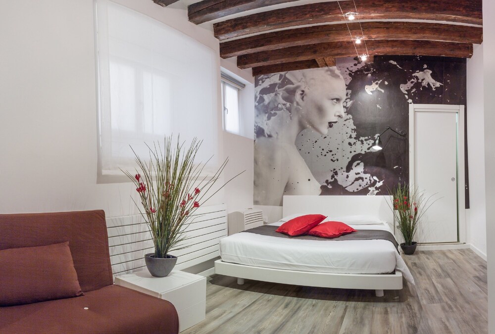 Standard Apartment, 2 Bedrooms (Apt 5) - Guestroom