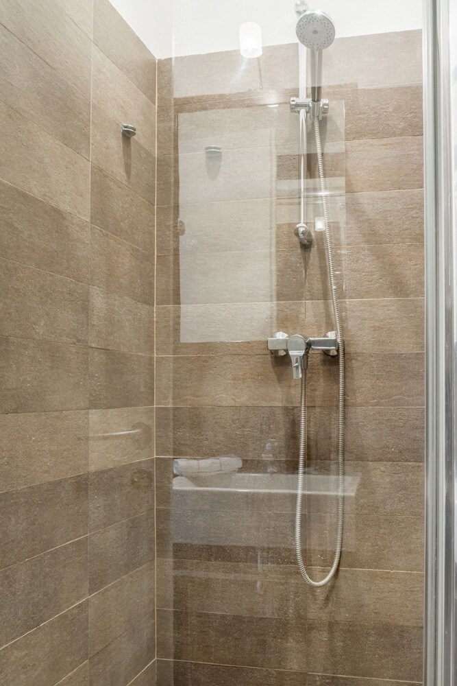 Standard Apartment, 2 Bedrooms (Apt 3) - Bathroom Shower