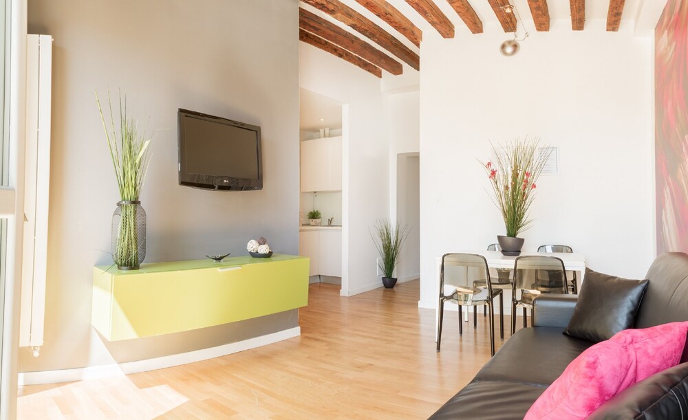 Standard Apartment, 2 Bedrooms (Apt 3) - Living Area