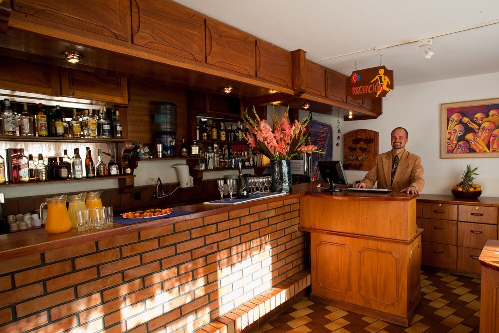Hotel Bar