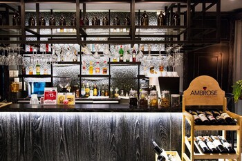 Hotel Bar