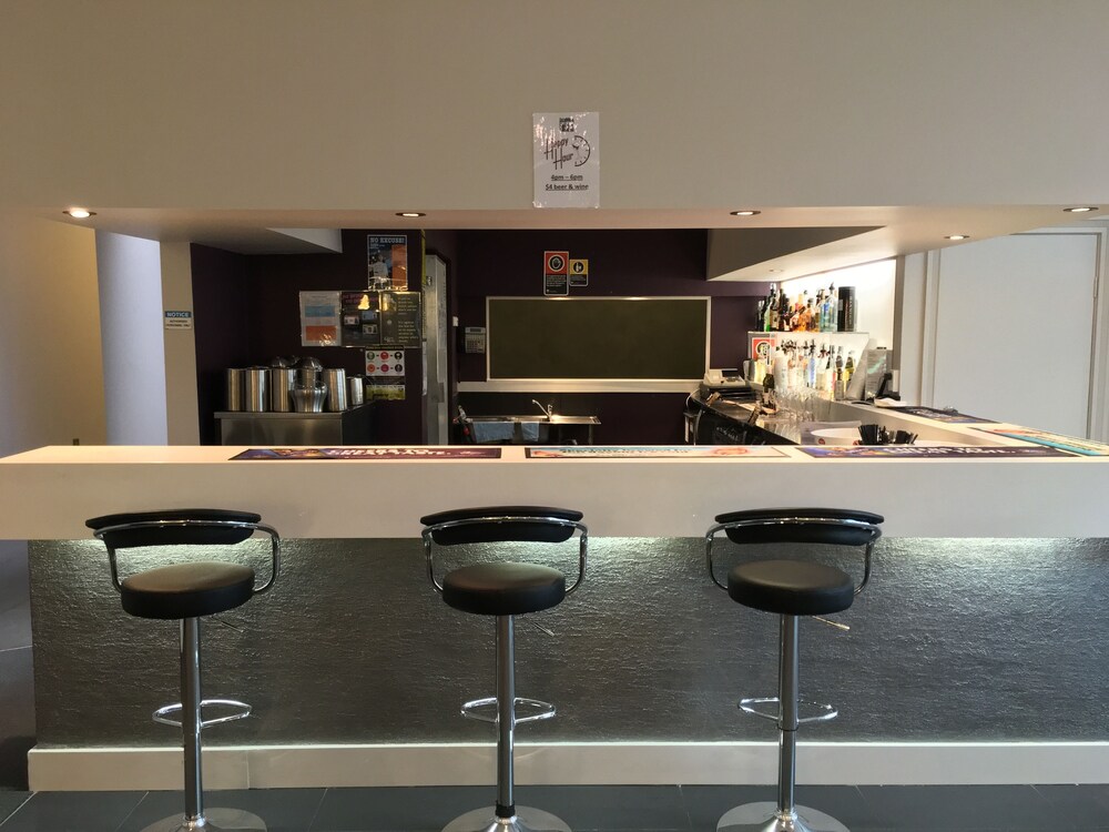 Hotel Bar