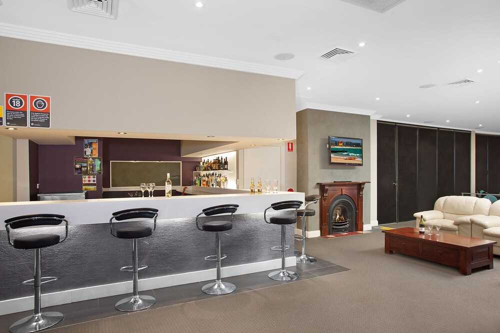 Hotel Bar