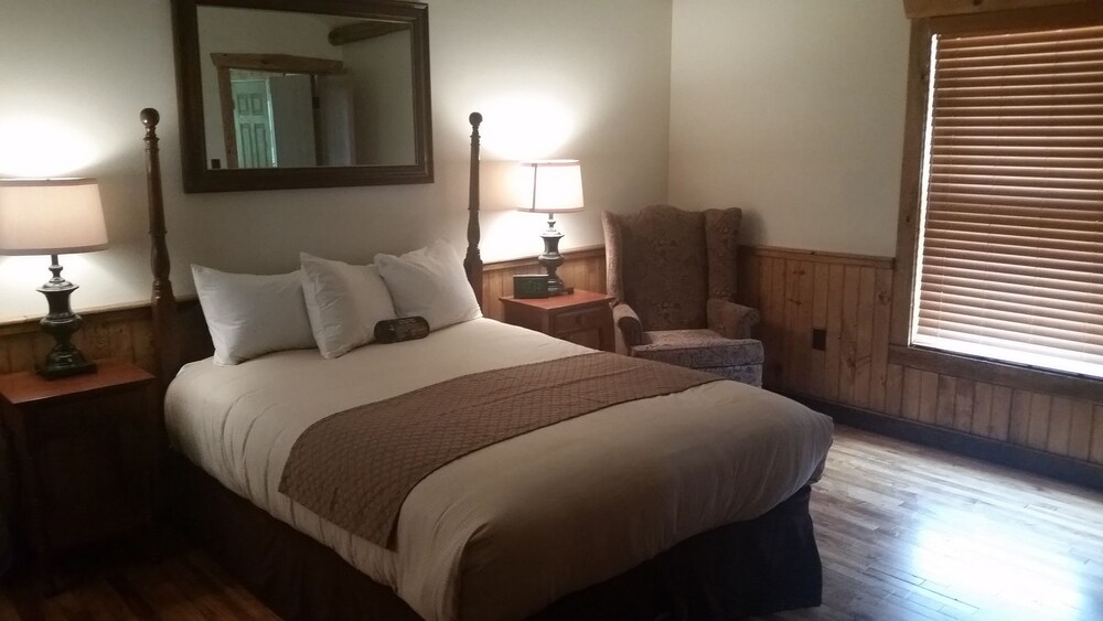 Standard Room, 1 Queen Bed - Guestroom