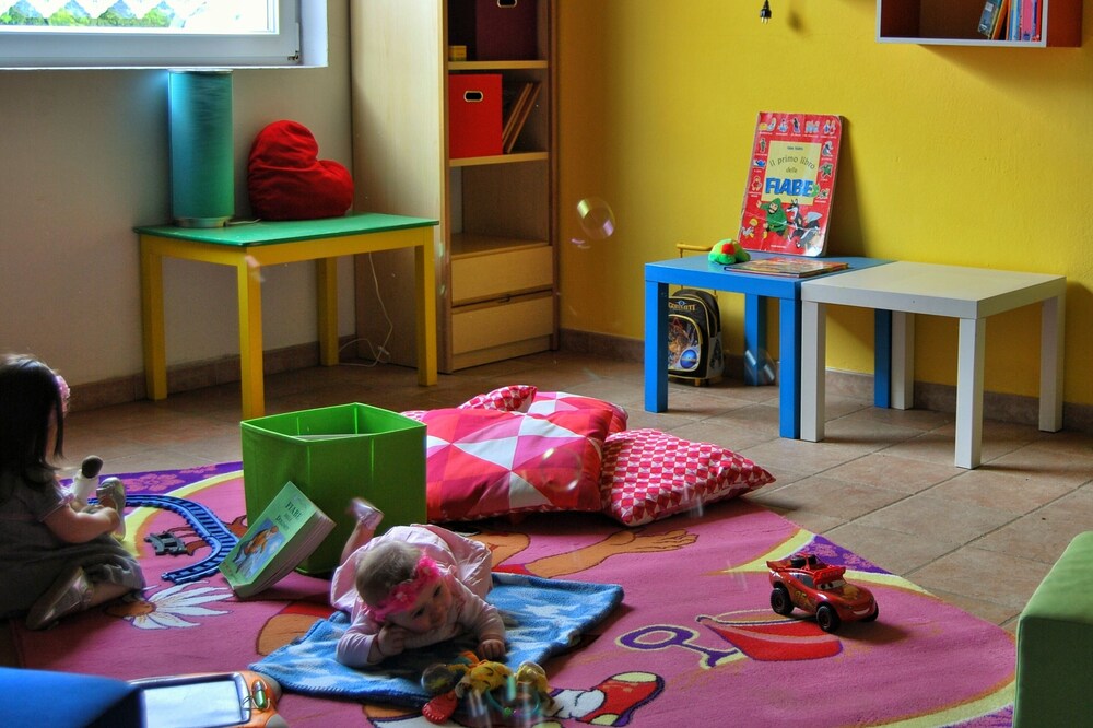 Childrens Play Area - Indoor