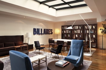 Hotel Bar