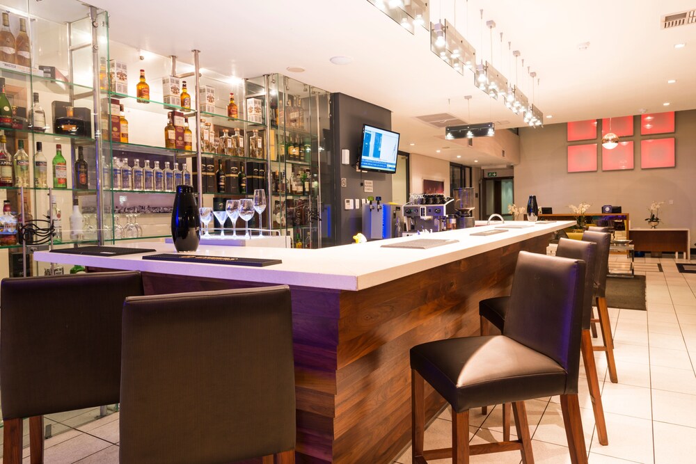 Hotel Bar