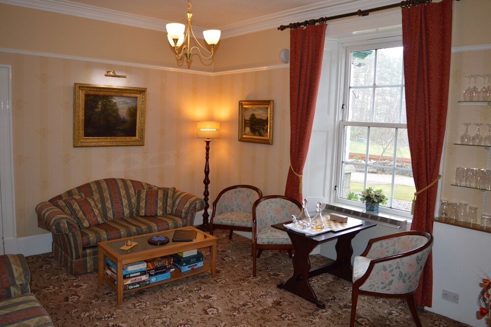 Hotel Lounge
