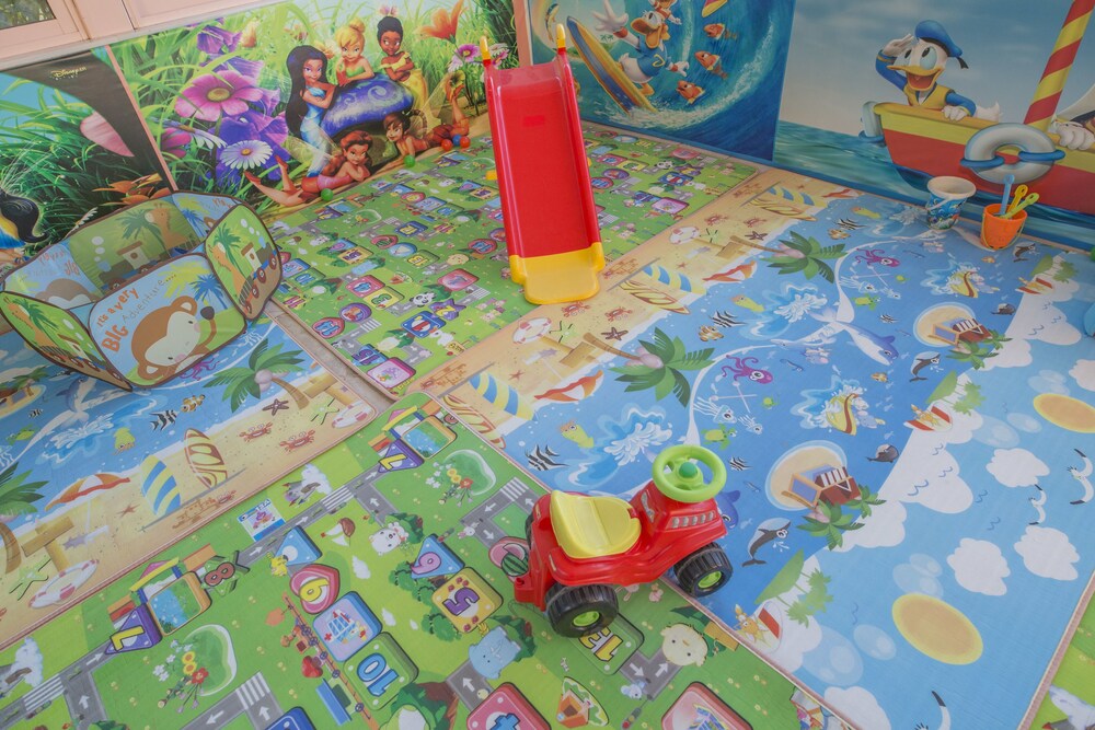 Childrens Play Area - Indoor