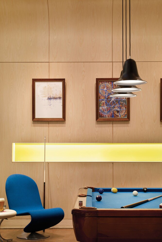 Hotel Bar