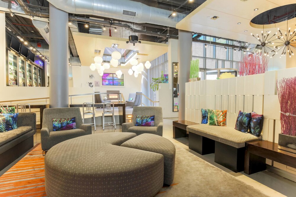 Hotel Bar