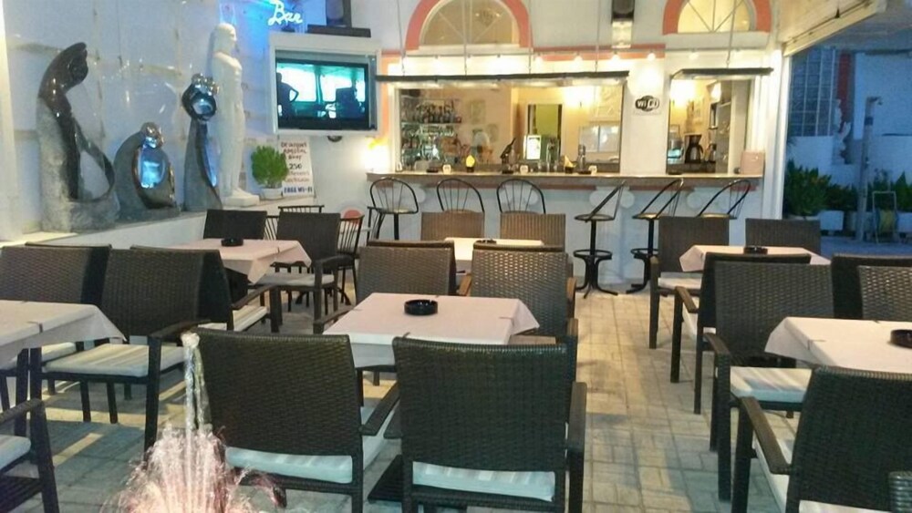 Hotel Bar