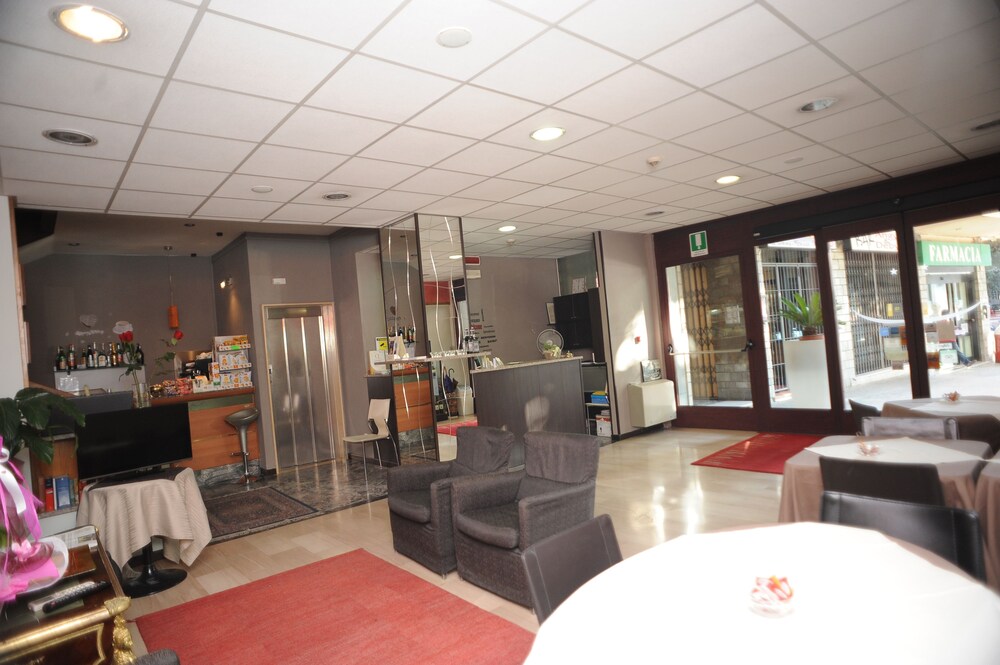 Hotel Lounge