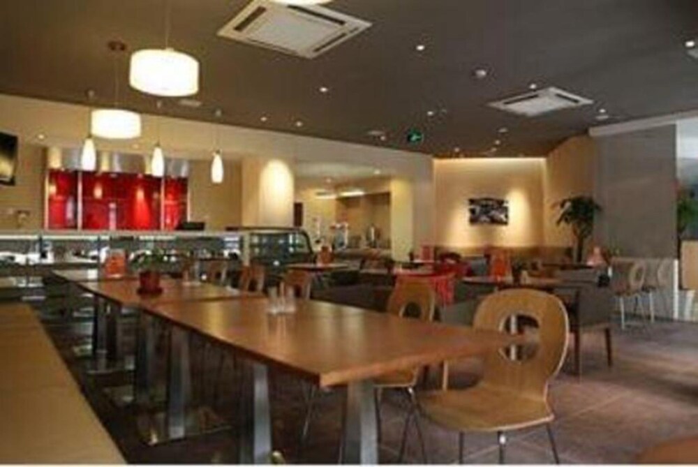 Hotel Lounge