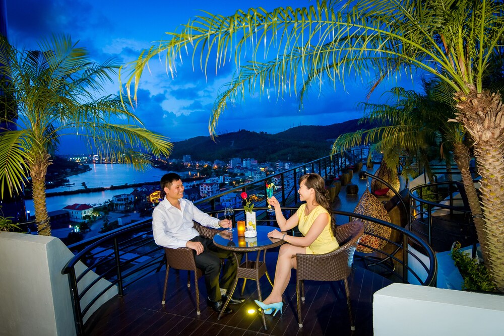 Hotel Bar