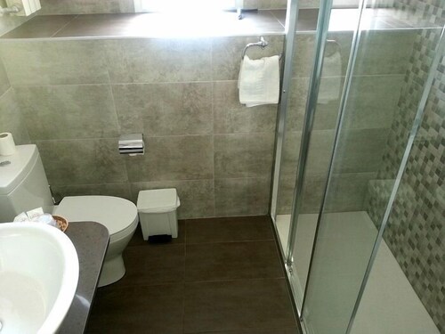 Studio - Bathroom