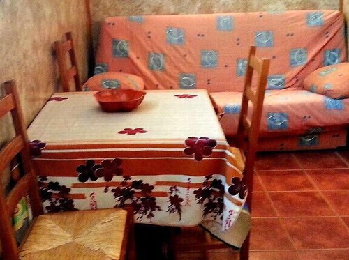 Studio for 2 adults and 1 child - Guestroom
