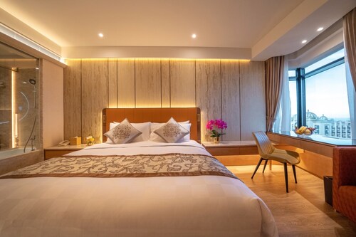 Hotel Golden Dragon