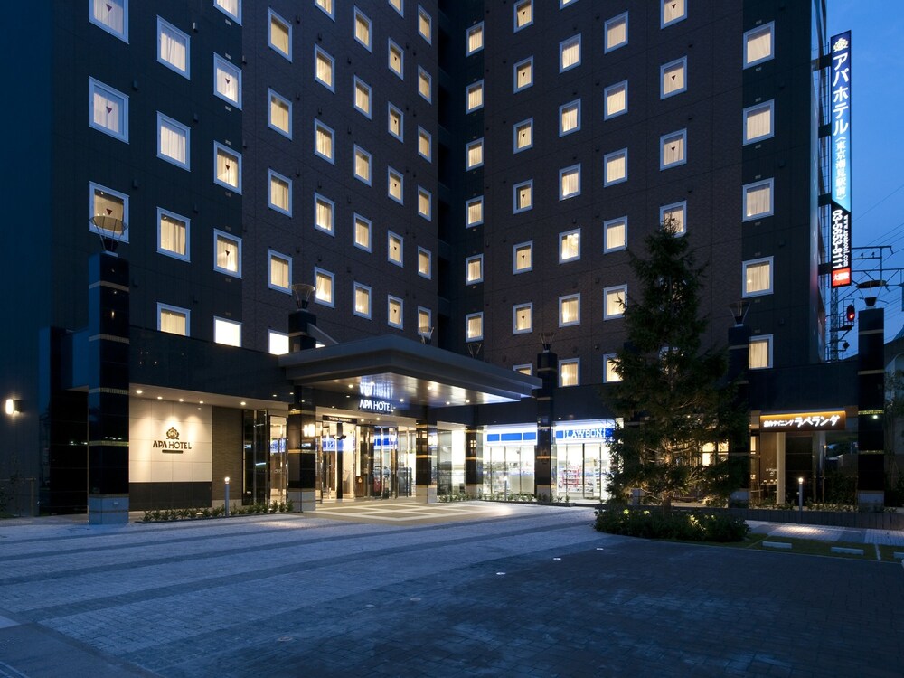 Hotel Front - Evening/Night