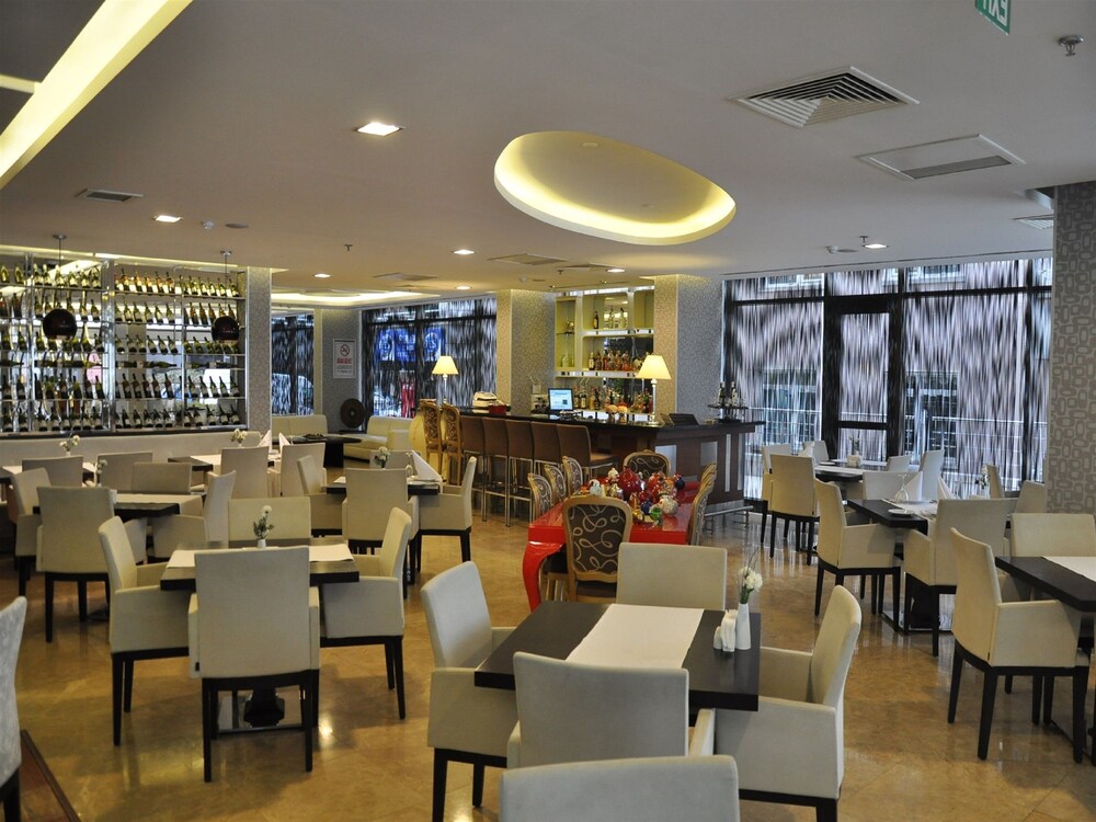 Hotel Bar