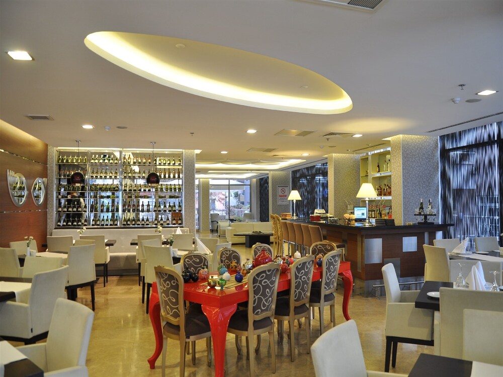 Hotel Bar