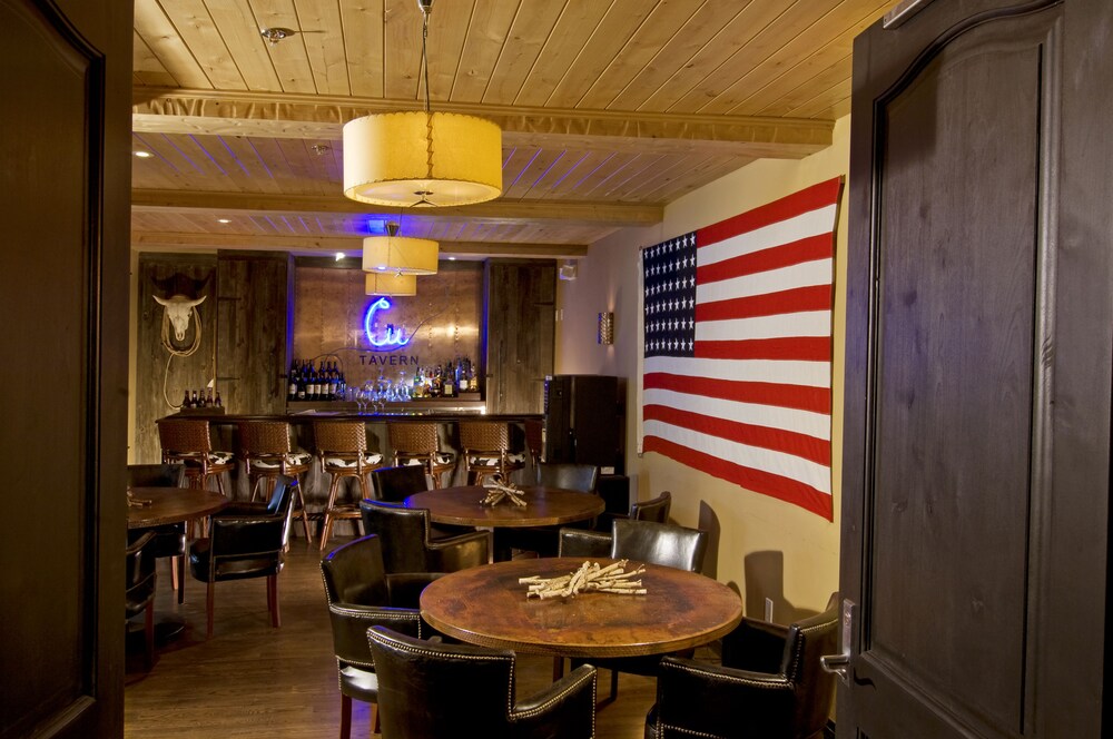 Hotel Lounge