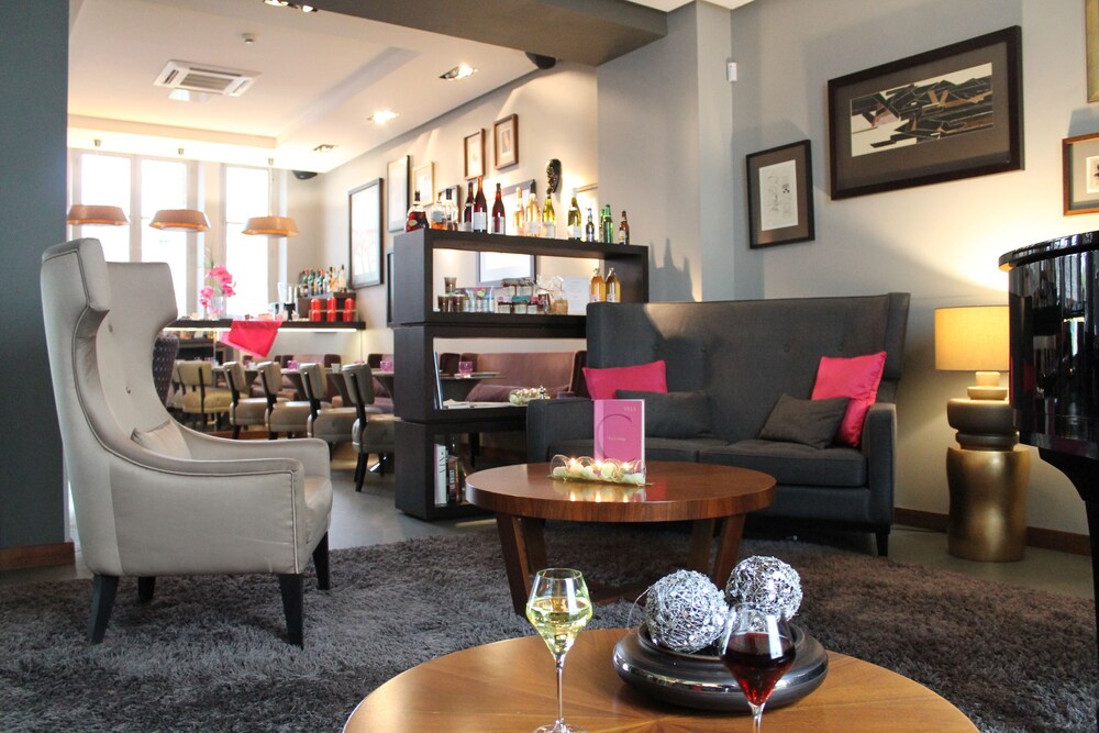 Hotel Lounge