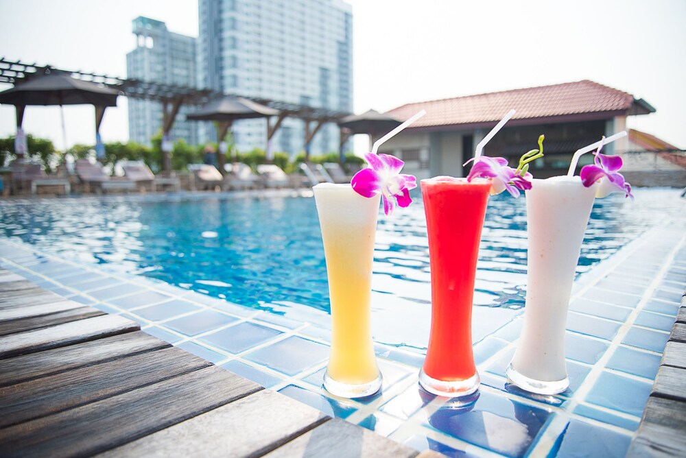 Poolside Bar