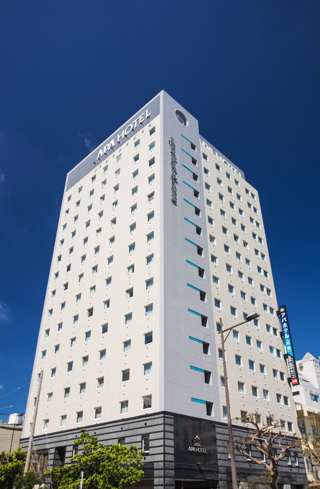 ホテルの外観 (正面)