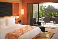 Deluxe Room, 1 King Bed, City View