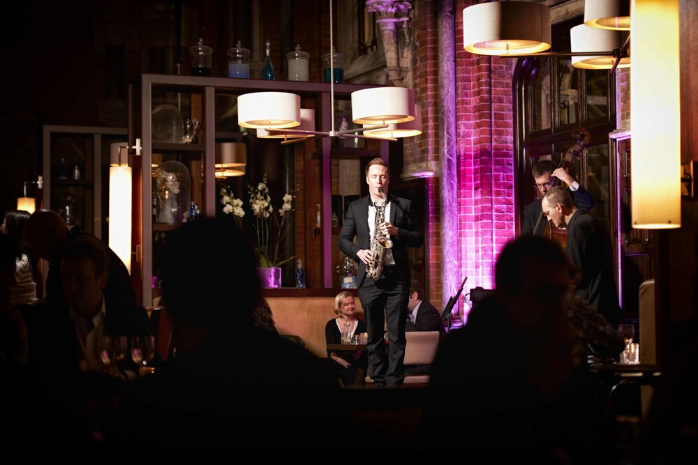 Hotel Bar