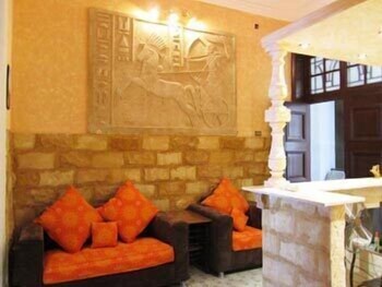 Traveler's House Hotel