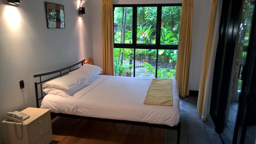 Studio Apartment - Guestroom