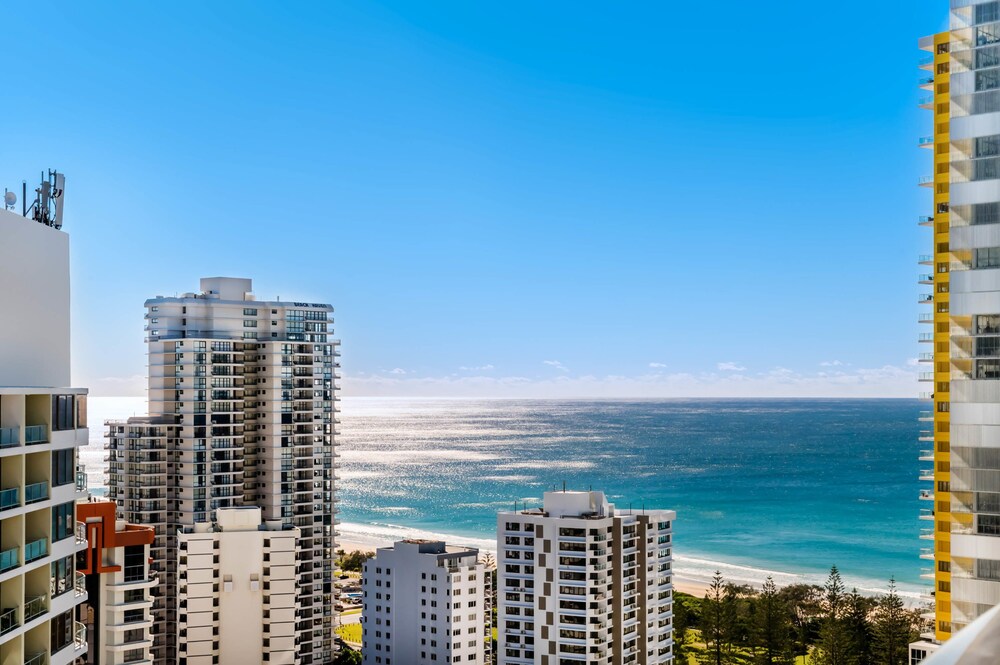 2 Bedroom Ocean - Unserviced - Room