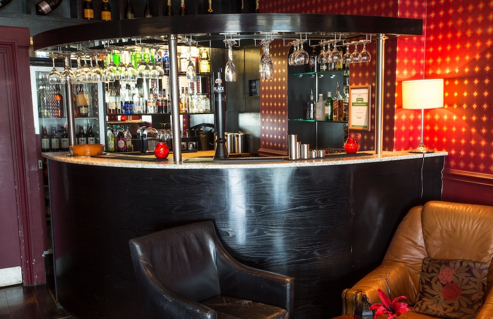 Hotel Bar