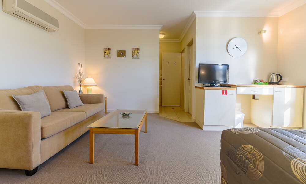 Suite, No View - Guestroom