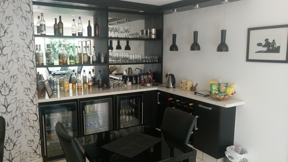 Hotel Bar