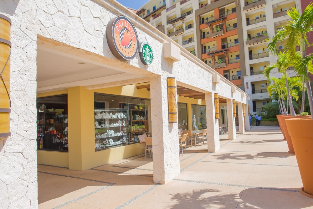 Food Court