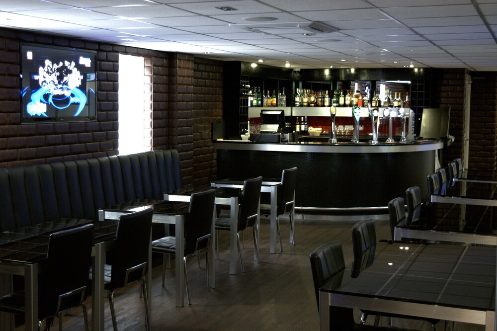 Hotel Bar