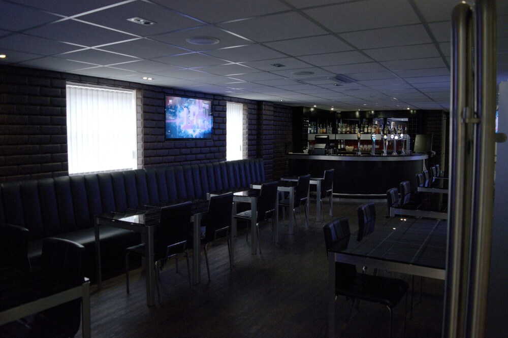 Hotel Bar